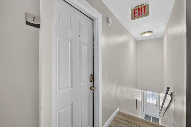 Building Photo - Charming 1 bed/1 bath Lake Worth Beach Rental