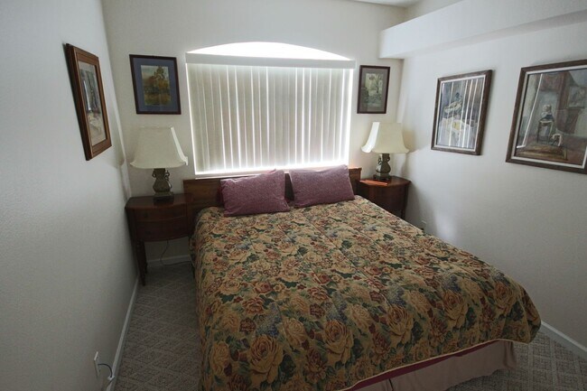 Building Photo - Furnished 3 Bedroom UTC/La Jolla Townhome