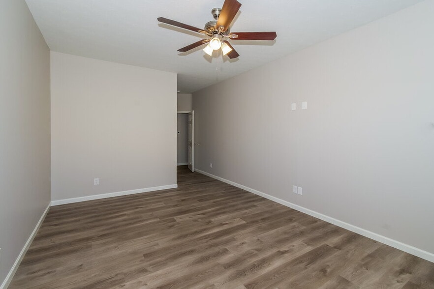 Building Photo - 577 Pebble Drive