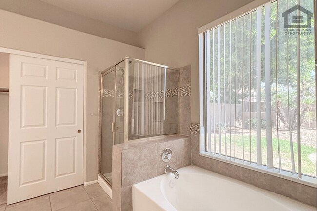 Building Photo - 3Bed/2Bath House at N 59th Ave/Union Hills! Move-In Ready on 09/24/2026! -- 3 CAR GARAGE! PRIVATE...