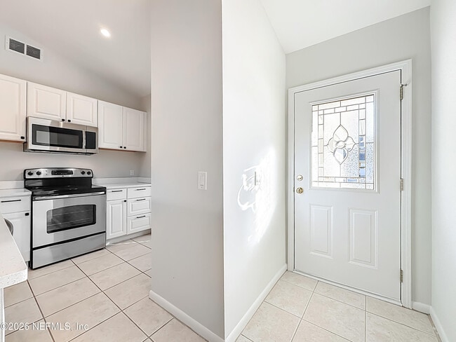 Building Photo - 141 La Pasada Cir W