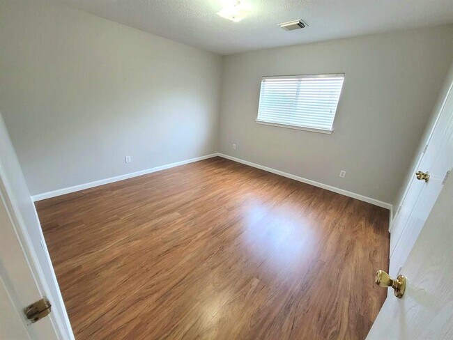Building Photo - 7818 Black Gap Dr