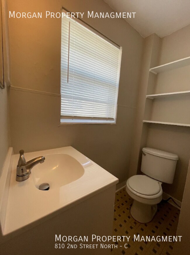 Building Photo - 810 2nd St N