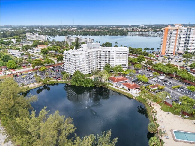 Building Photo - 1200 NE Miami Gardens Dr