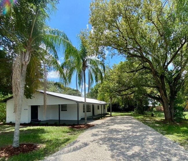 Building Photo - 3 Bedroom , 2 Bath in Orlando!