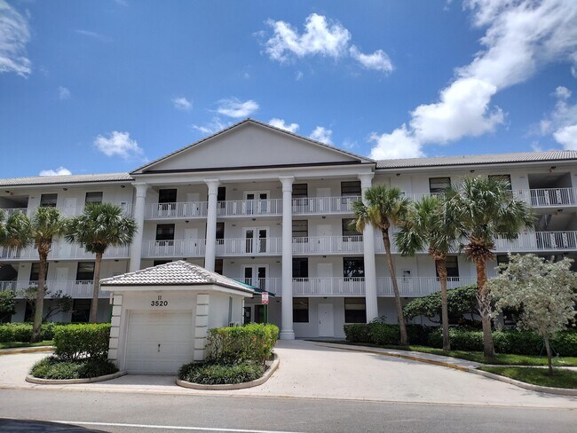 Building Photo - 3520 Whitehall Dr
