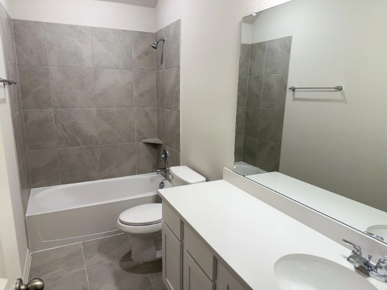 Building Photo - 1312 Staffords Pt