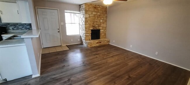 Building Photo - 823 Taulbee Ln