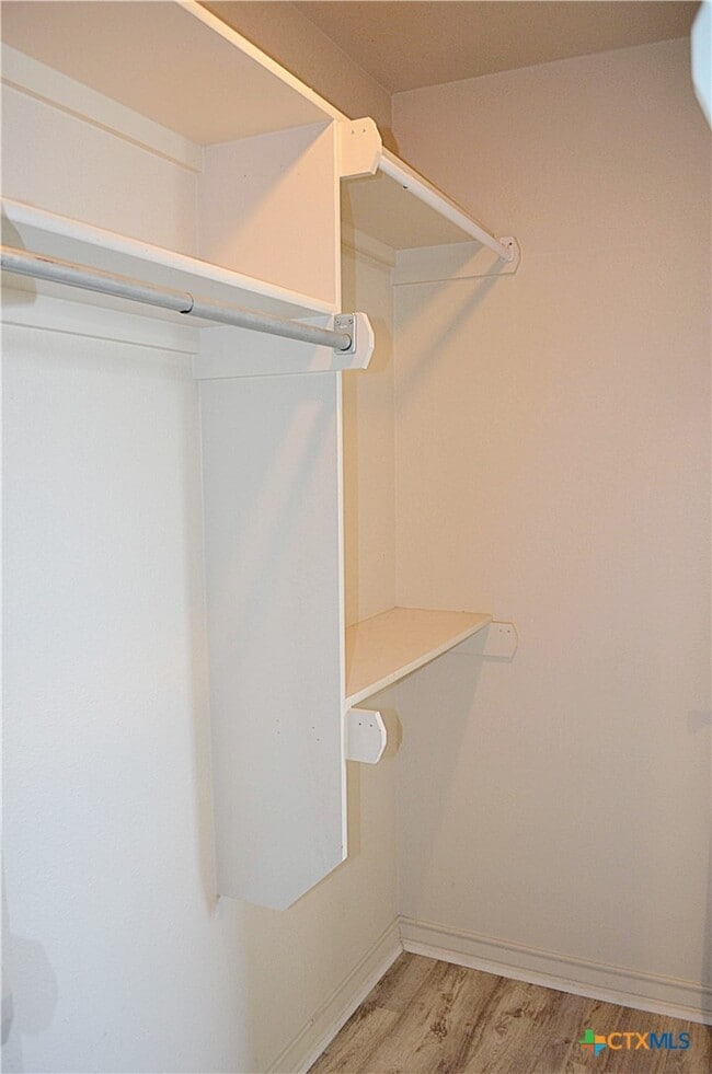 Building Photo - 305 Bermuda St