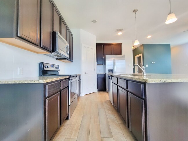 Building Photo - Gorgeous 3 BR/2.5 BA Single-Family Home in...