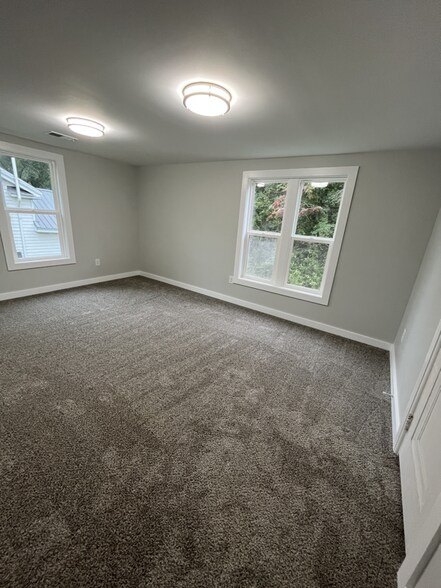 Building Photo - 806 S Clay St