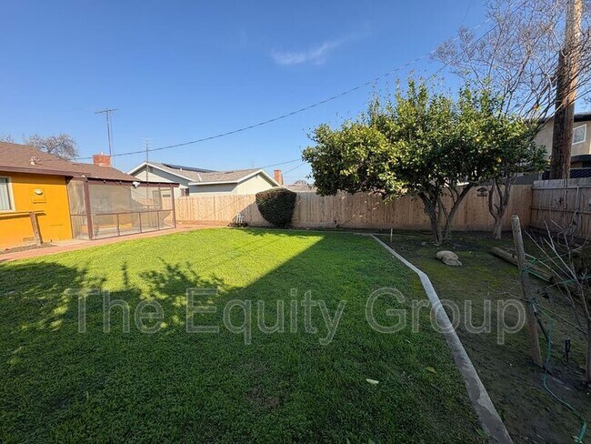 Building Photo - 1413 W Cambridge Ave