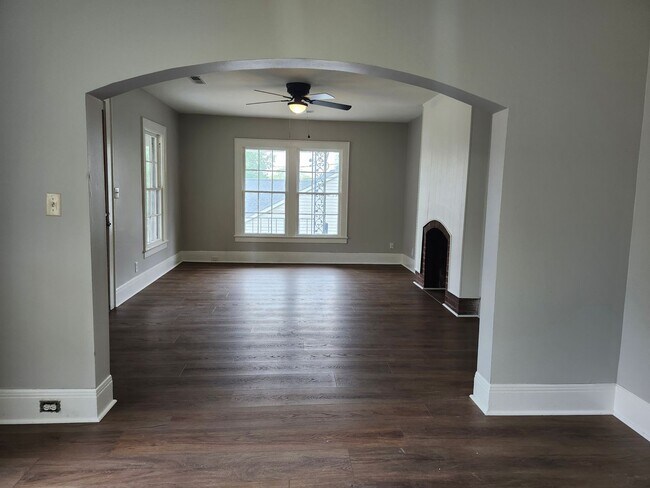 Building Photo - 3 bedroom 2 bath home in Belvoir Area in Brainerd/East Ridge, TN