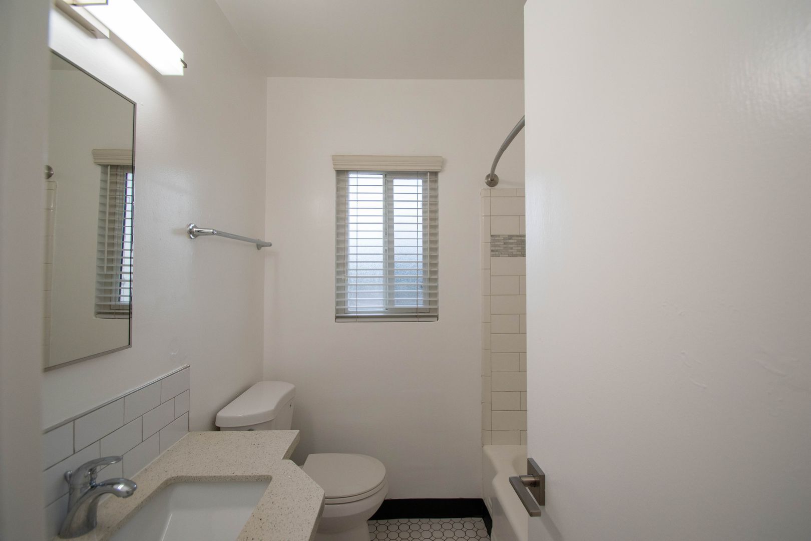 Building Photo - 823 Orange Grv Ave