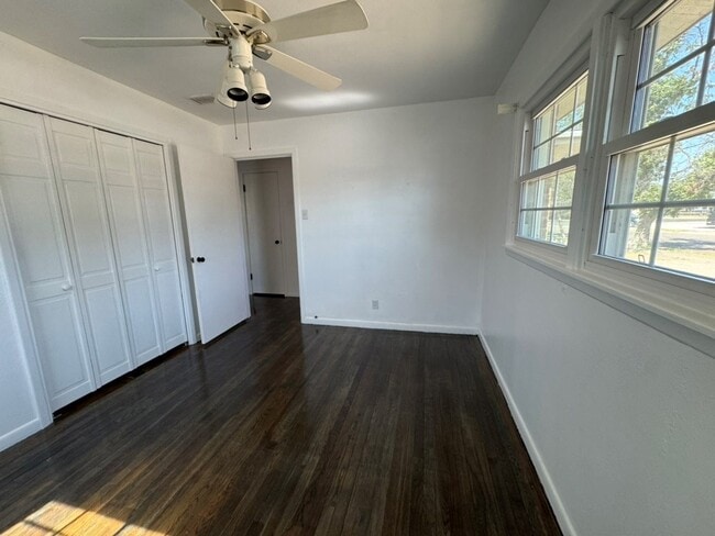 Building Photo - 1509 S Main Ave