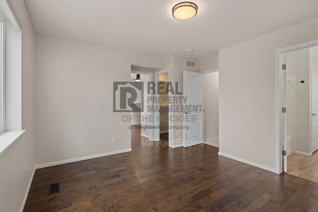 Building Photo - 1389 Finch St