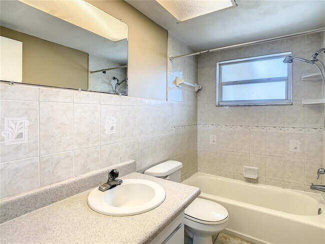 Building Photo - 5319 Drift Tide Dr
