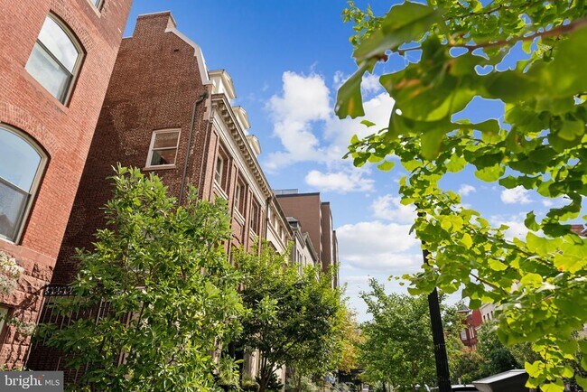 Building Photo - 1745 N St NW