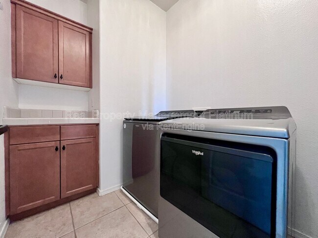 Building Photo - 1766 Glen Oban Ln