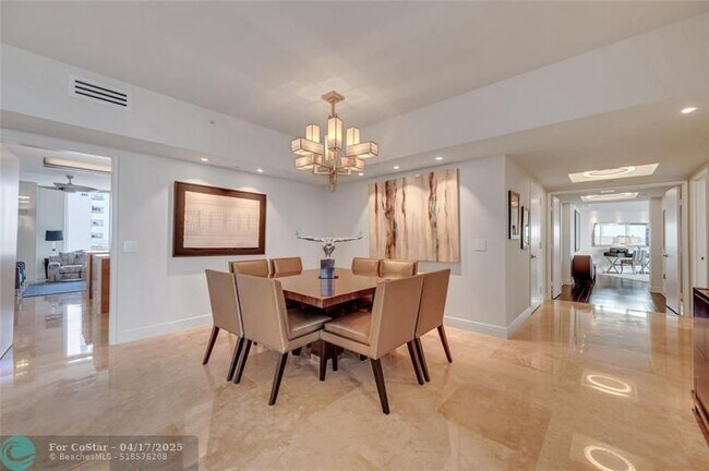 Building Photo - 333 Las Olas Way
