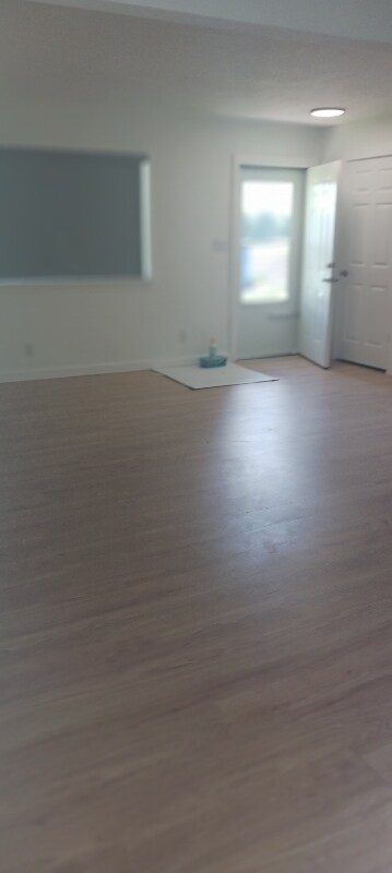 Building Photo - 10268 Pleasantview Dr