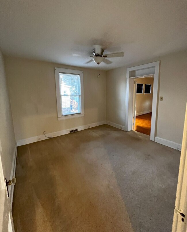 Building Photo - FOR RENT IN ARDMORE!!