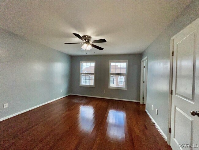 Building Photo - 3924 Village Townes Walk