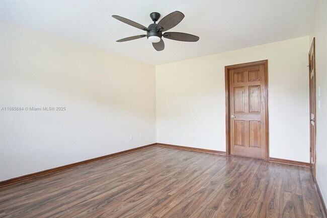 Building Photo - 525 SE Brookside Terrace