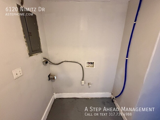 Building Photo - 6120 Nimitz Dr