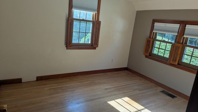 Building Photo - ***Please Respond Directly to the Online Listing, Calls May Not Be Returned***