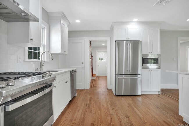 Building Photo - 92 Hillside Ave