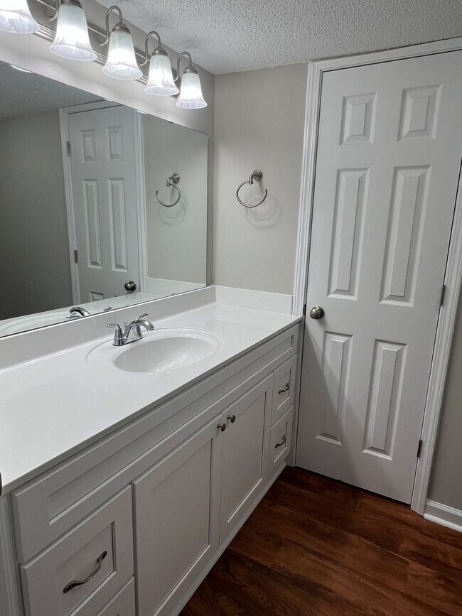 Building Photo - bg0716