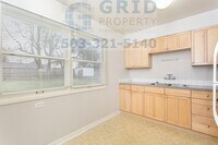 Building Photo - Charming 2 Bedroom Home Available in North...