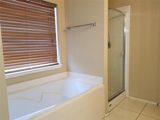 Building Photo - 15629 Ashbournne Springs Ln