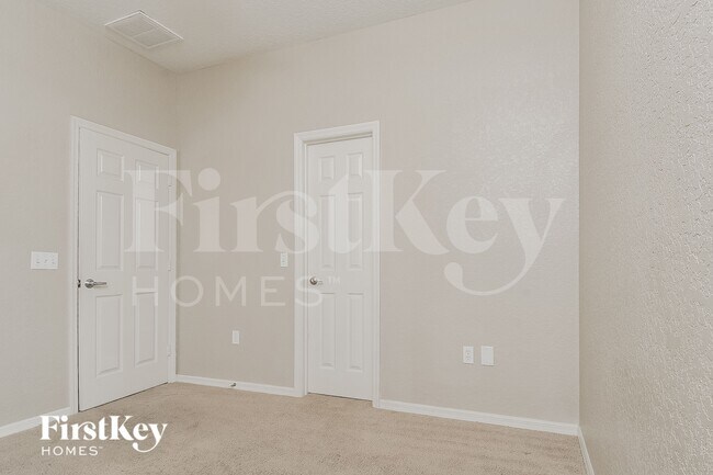 Building Photo - 10611 Carloway Hills Dr