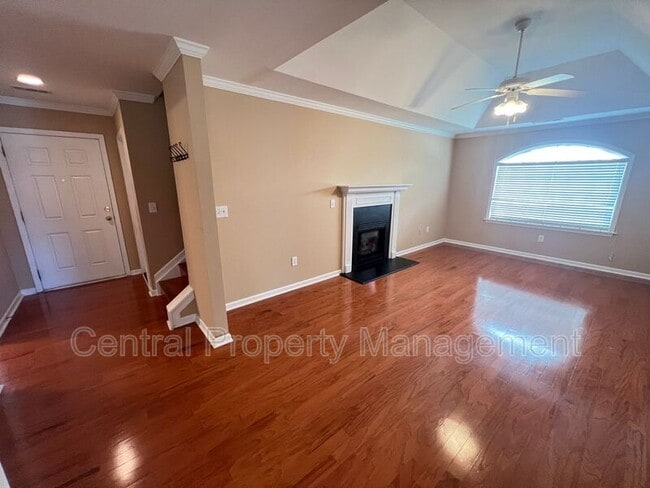 Building Photo - 409 Falling Rock Way