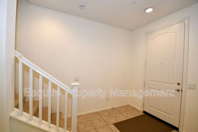 Building Photo - 433 Castiano St