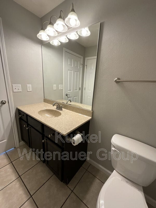 Building Photo - 47 Oak Pointe Cir