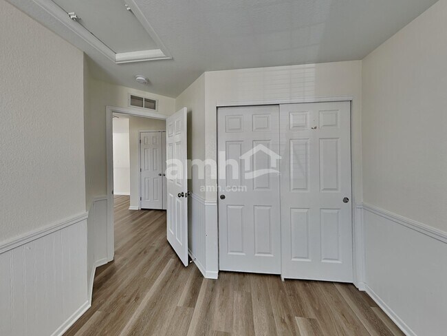 Building Photo - 2616 Coach House Loop