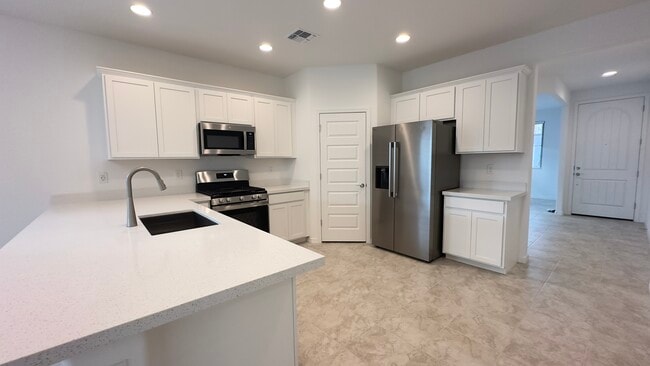 Building Photo - 16805 W Shangri La Rd