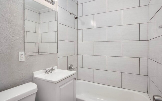 Building Photo - Coming Soon! South KC Home! $1325.00!