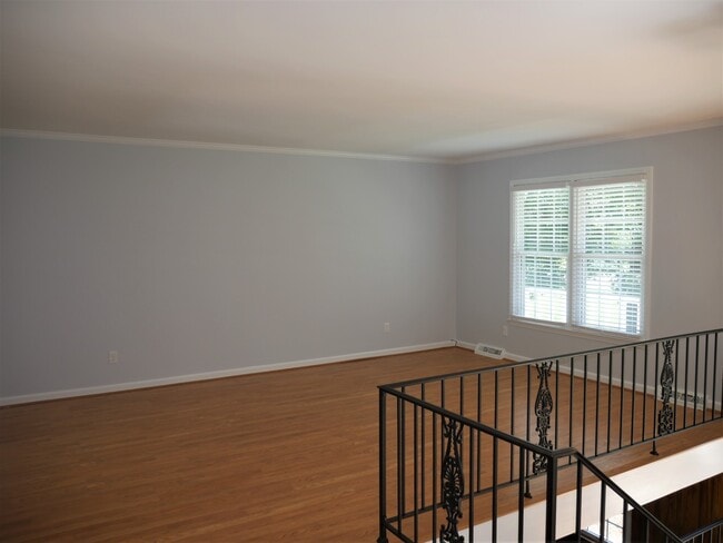 Building Photo - 124 Woodburn Pl