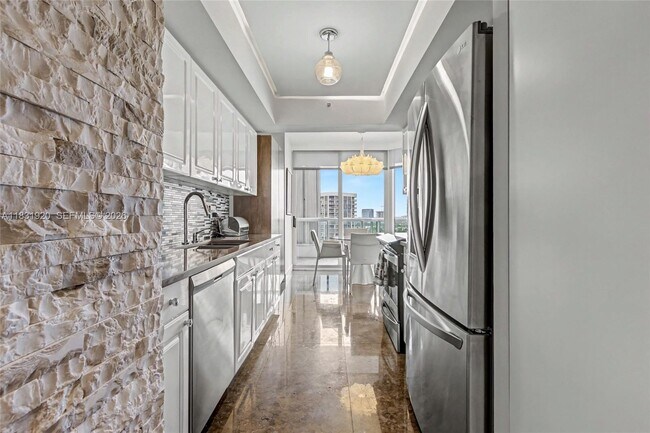 Building Photo - 21055 Yacht Club Dr