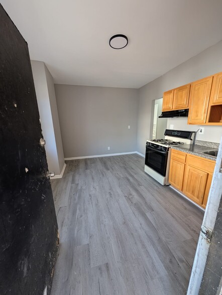 Building Photo - 317 Watson Ave