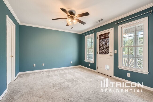 Building Photo - 712 Gardenside Cir SE