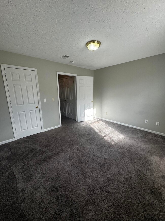 Building Photo - 230 Mousas Way