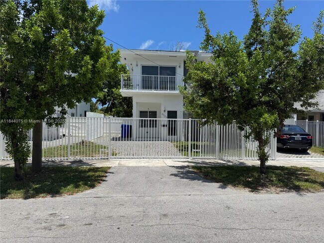Primary Photo - 6323 NW 1st Pl