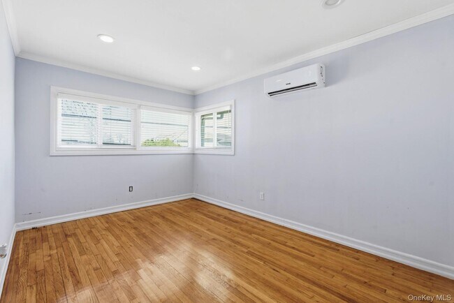 Building Photo - 1374 Prospect Ave