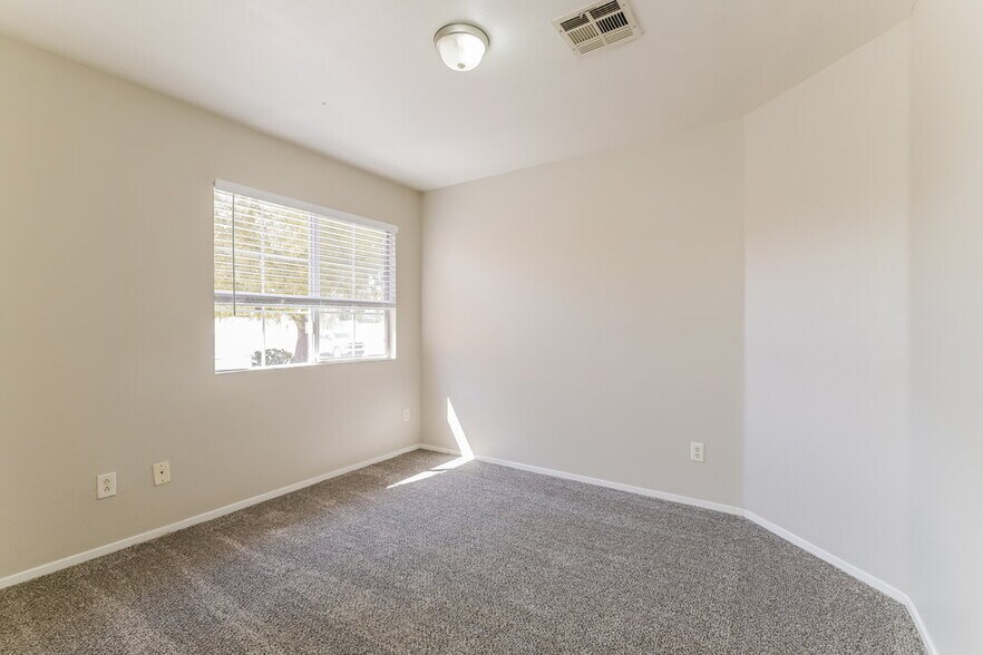 Building Photo - 4738 Zia Ridge St