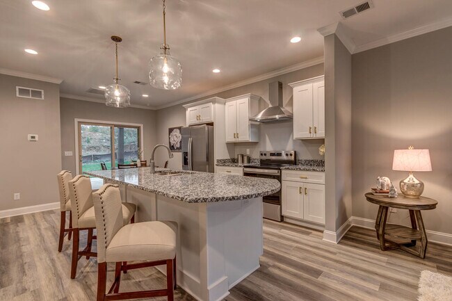Building Photo - 122 Copperfield Way
